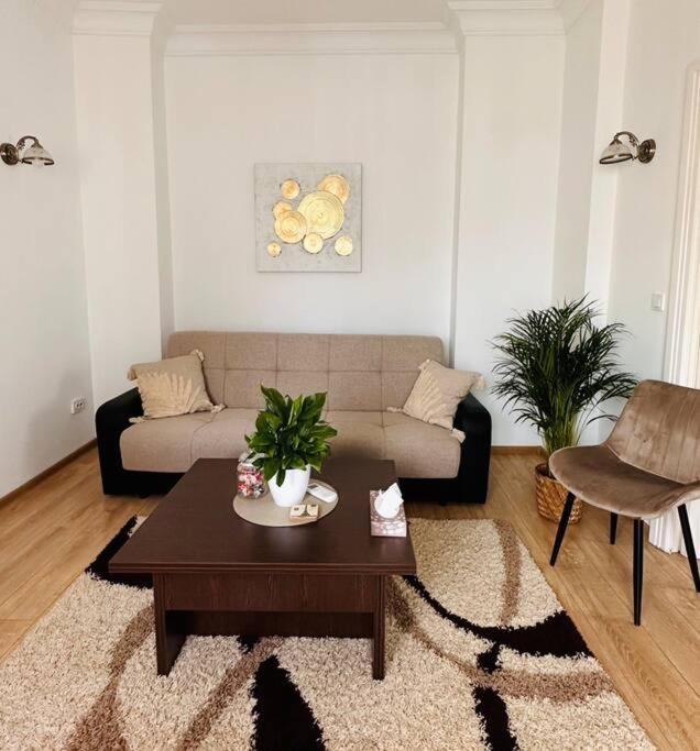 Cozy 1Br Apartment•Central•Quiet Bucharest Exterior photo