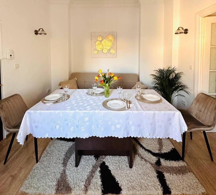 Cozy 1Br Apartment•Central•Quiet Bucharest Exterior photo