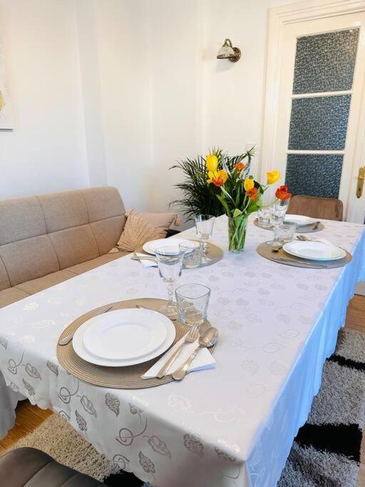 Cozy 1Br Apartment•Central•Quiet Bucharest Exterior photo